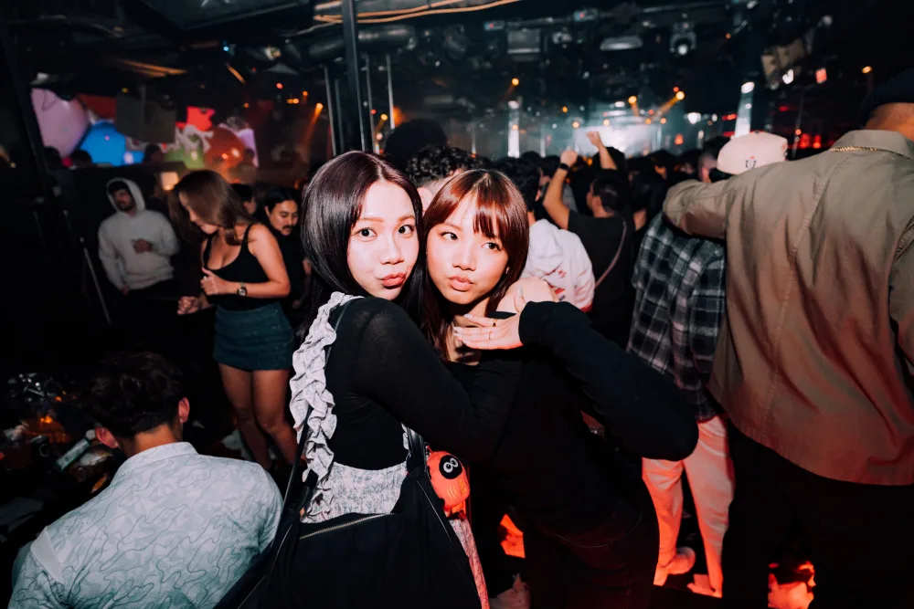 Live entertainment at GALA RESORT nightclub Osaka